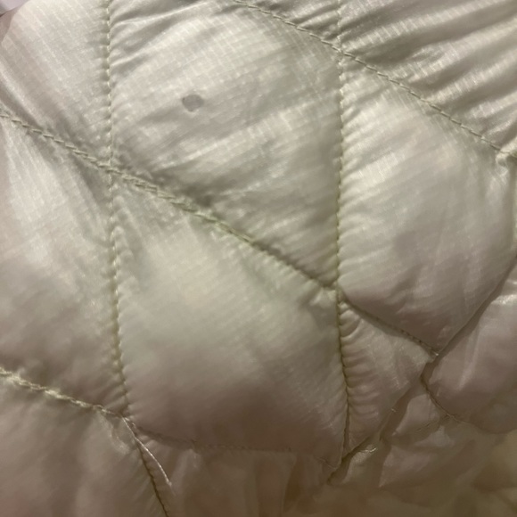 The North Face women’s Thermoball quilted jacket - Picture 10 of 12